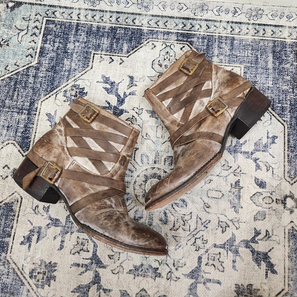 Freebird Sammi Ankle Booties - Picture 2 of 9